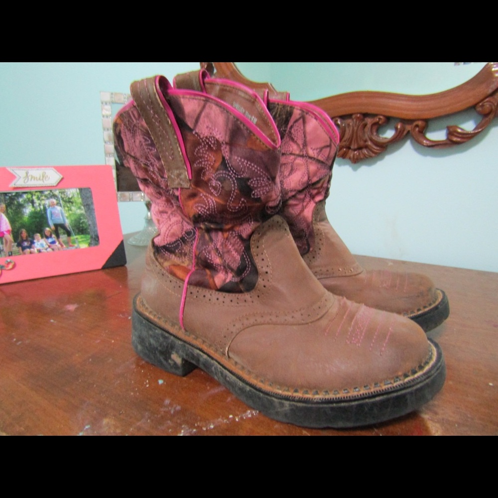 Brown camo boots